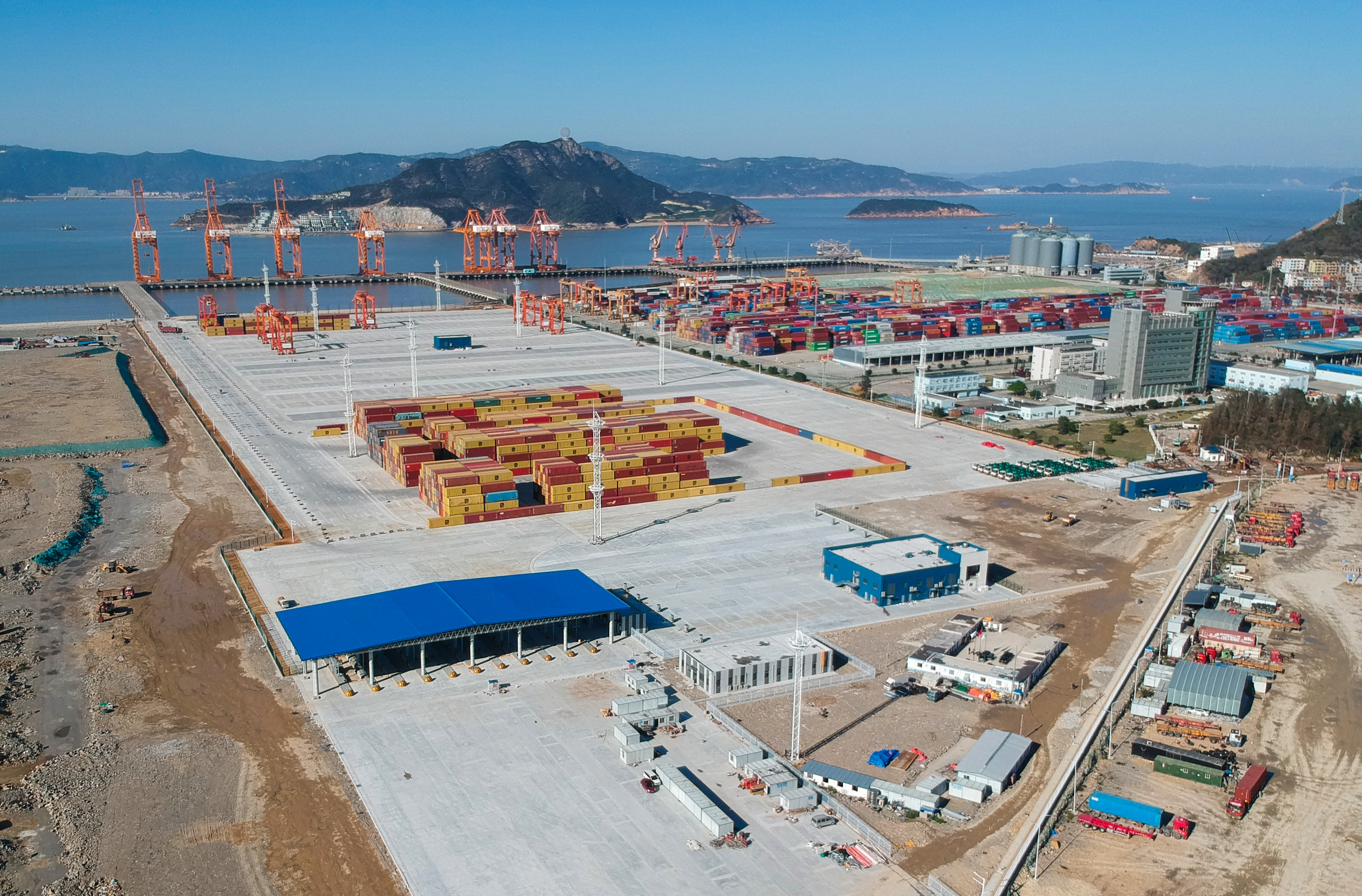 【温州日报】状元岙港区二期工程有新希望 7号泊位相关设施通过交工验收