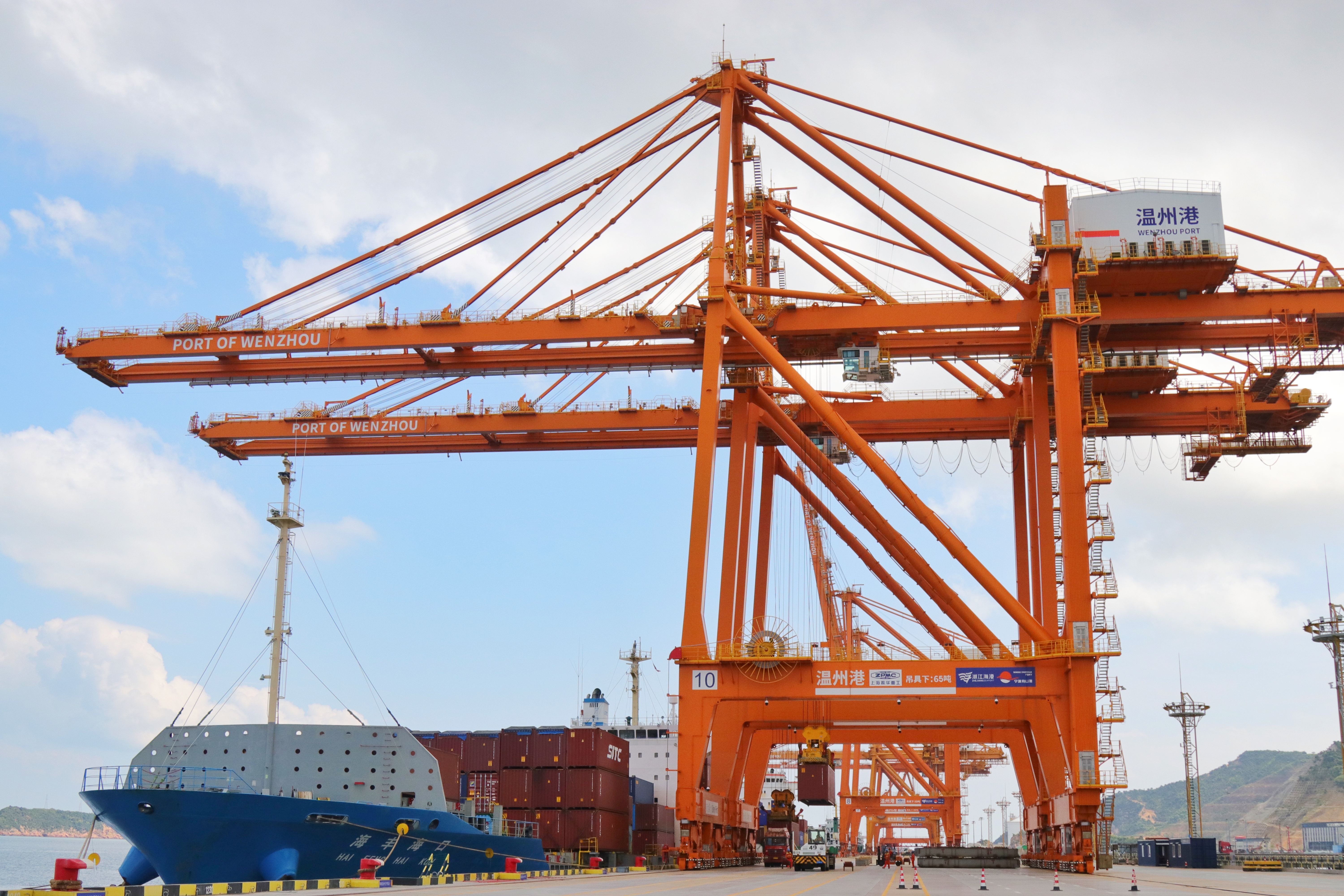 2泊位对外启用！新得利新增年吞吐能力超百万箱